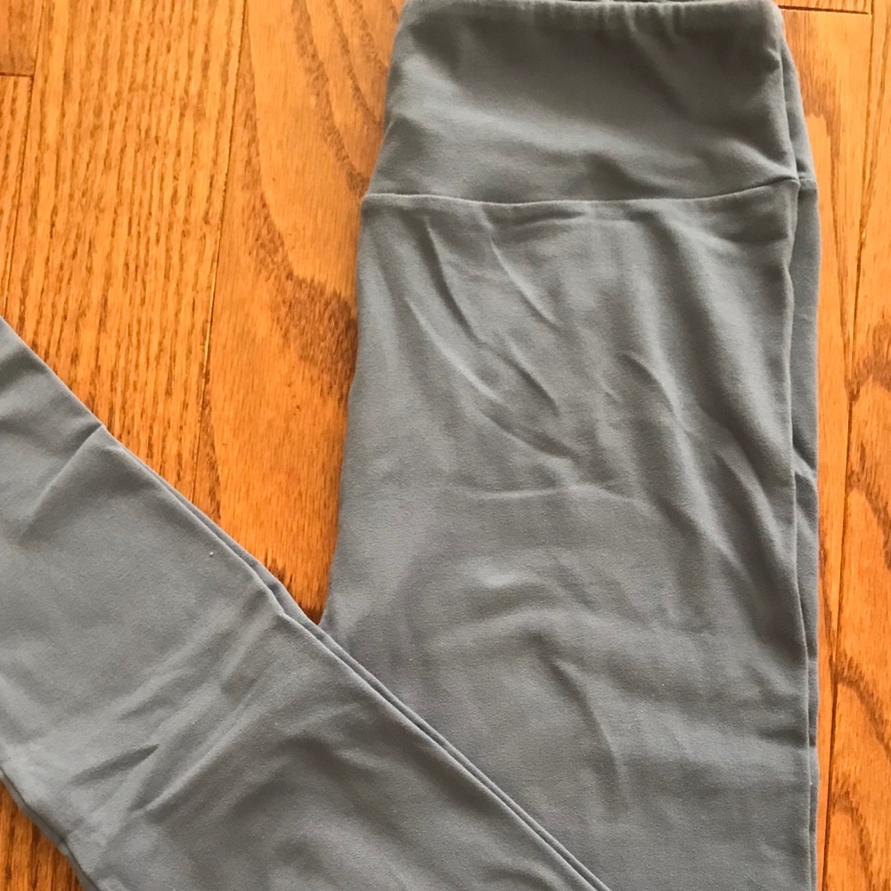 Lularoe One Size Leggings. Made in China